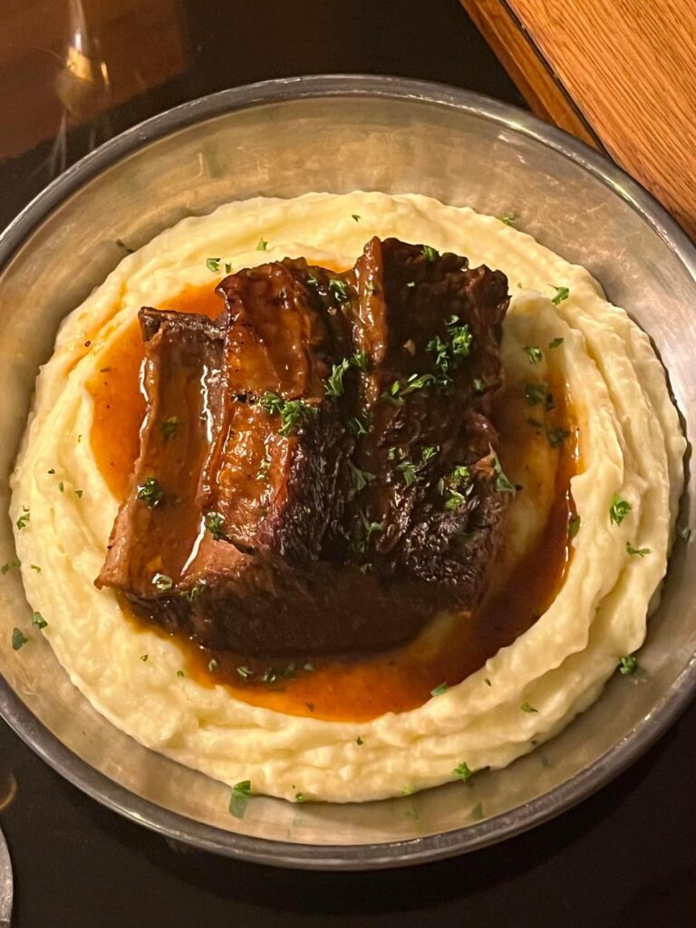 マッシュポテトと牛肉の煮込み料理